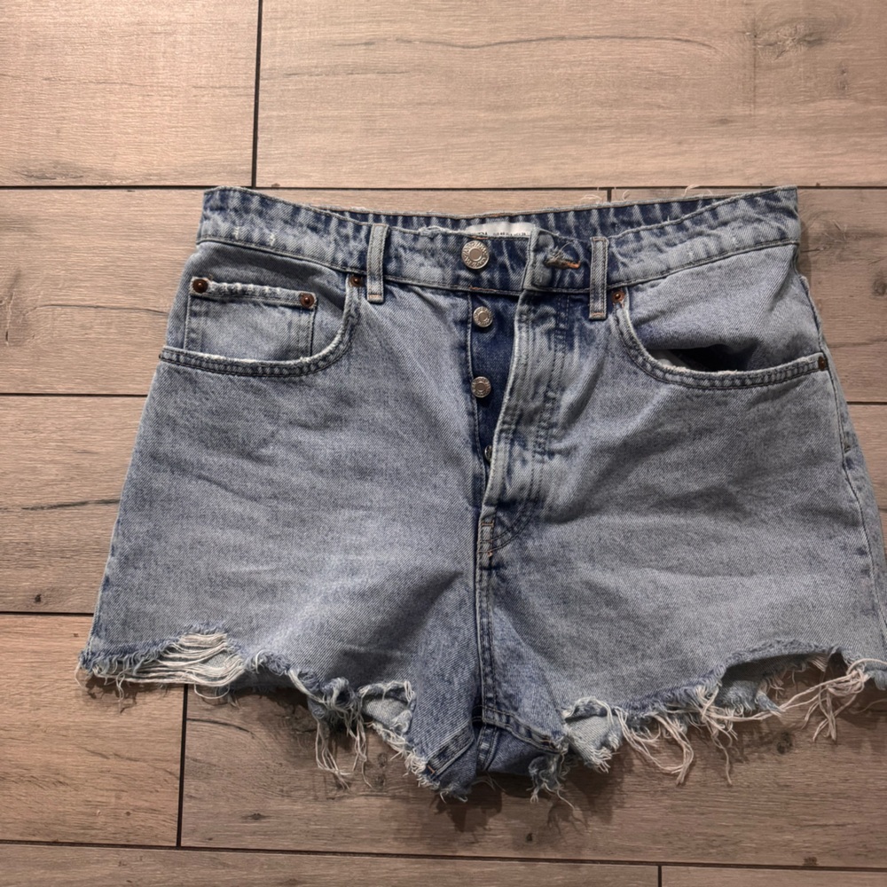 Zara cut off jeans short size 8